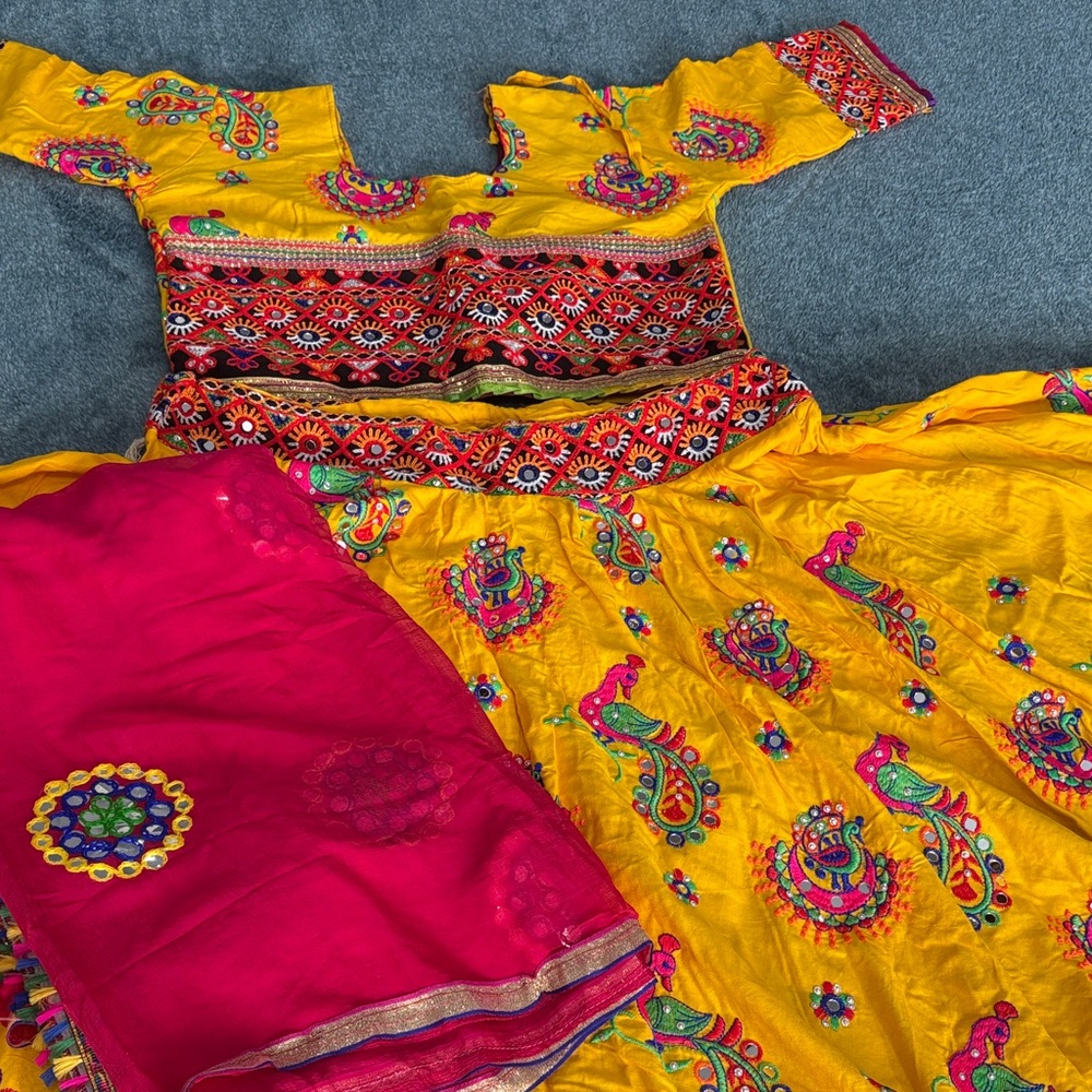 Women Garba Chaniya Choli